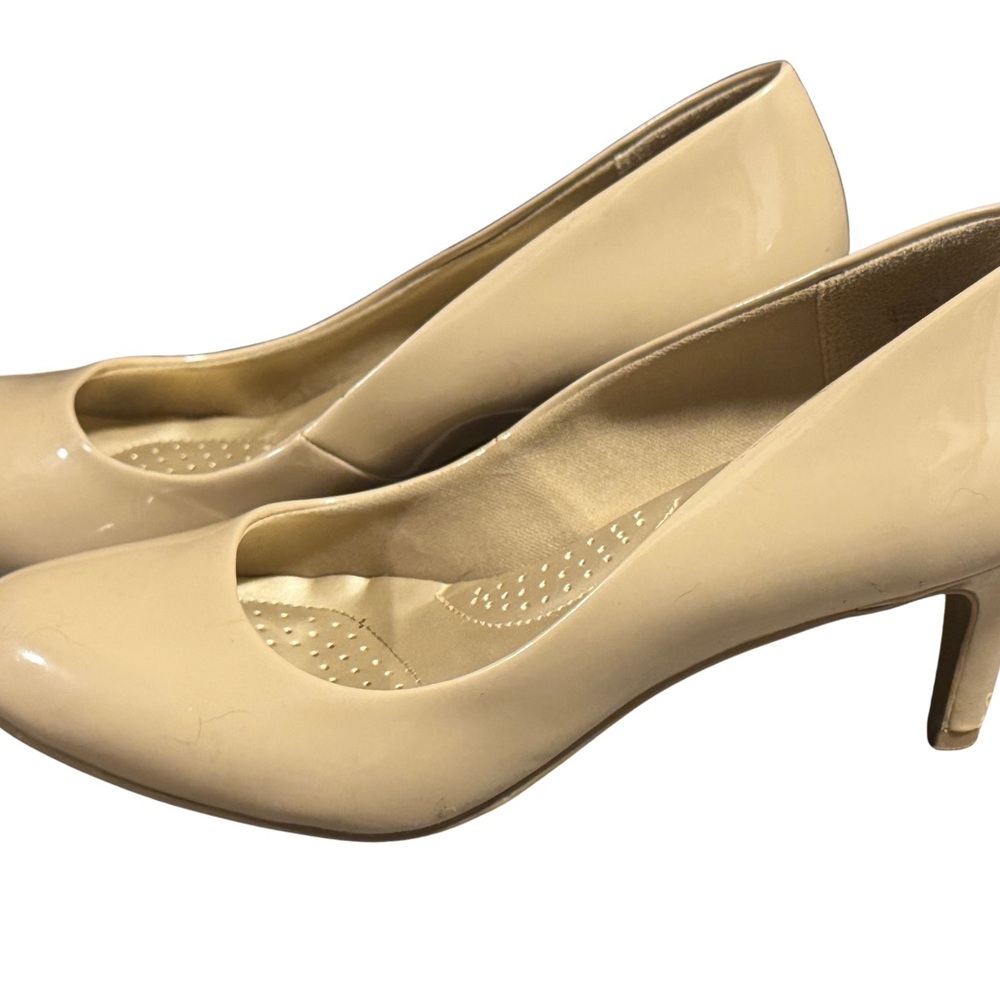 DexFlex Comfort Classic Cream Heels